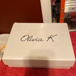 Brand new inbox OliviaK. White leather four in stiletto heel, very sexy
